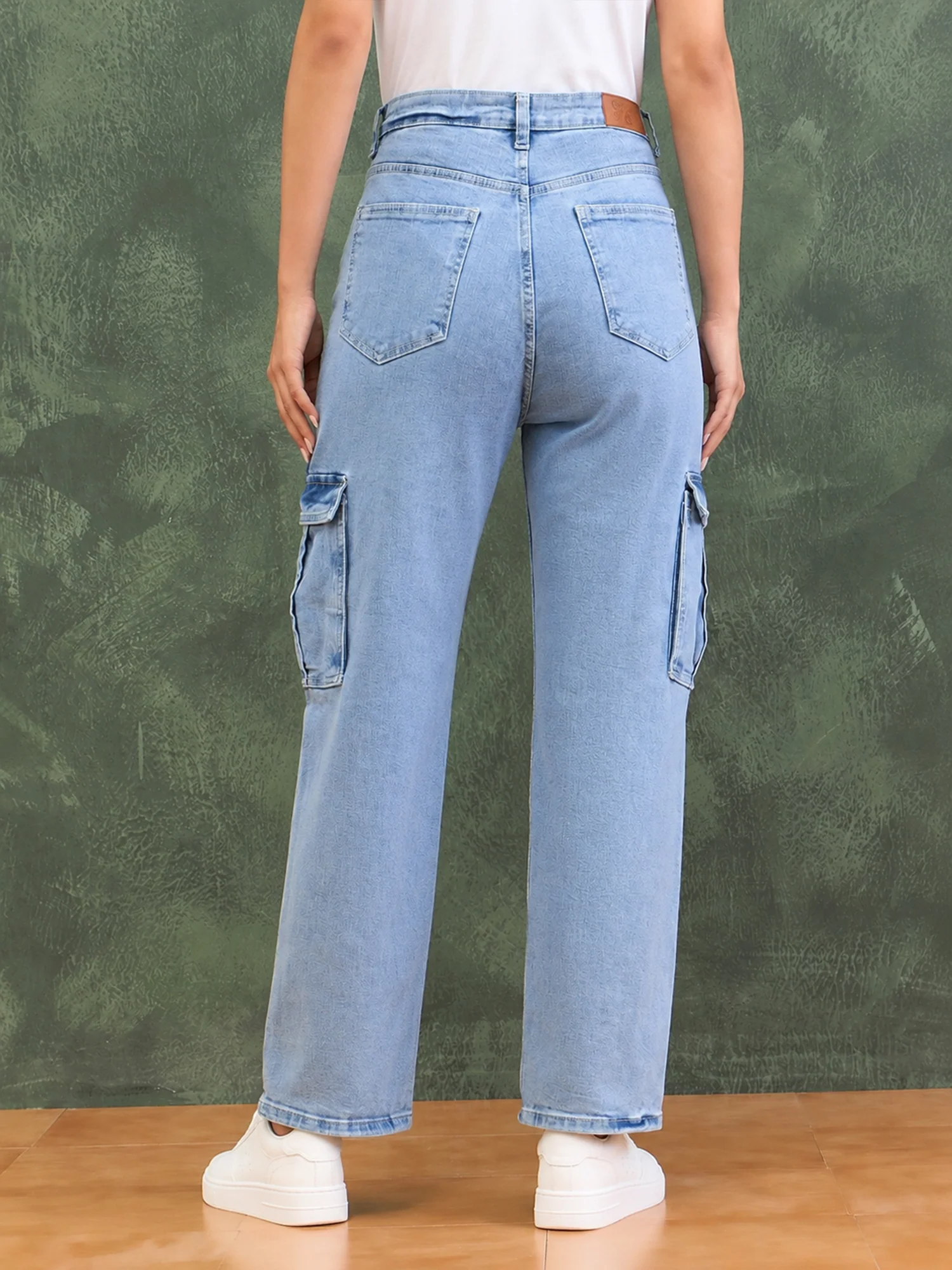 Iconic Women Blue Straight Fit Solid Jeans - Image 4