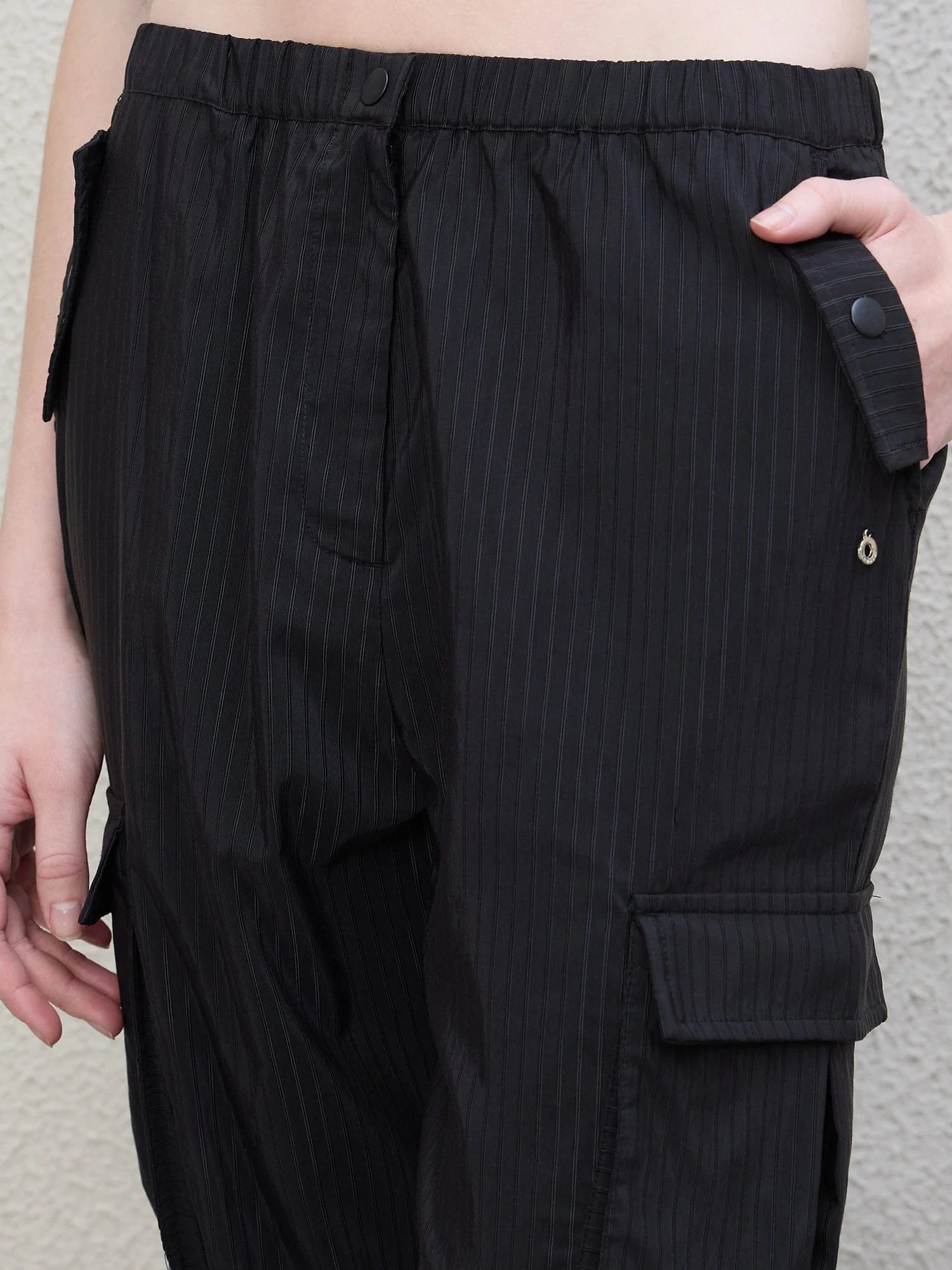 Iconic Women Black Regular Fit Solid Jogger - Image 5