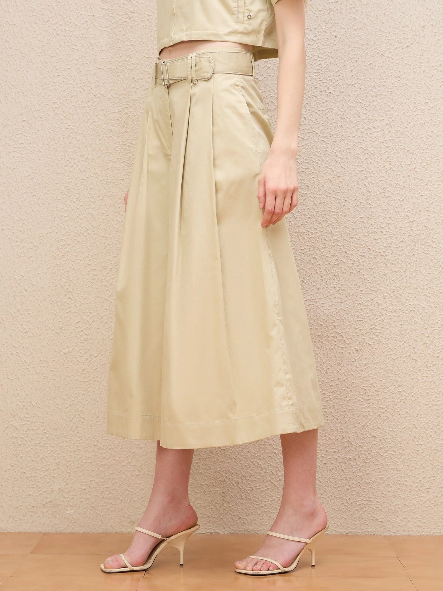 Iconic Women Cream Flared Fit Solid Trouser - Image 4