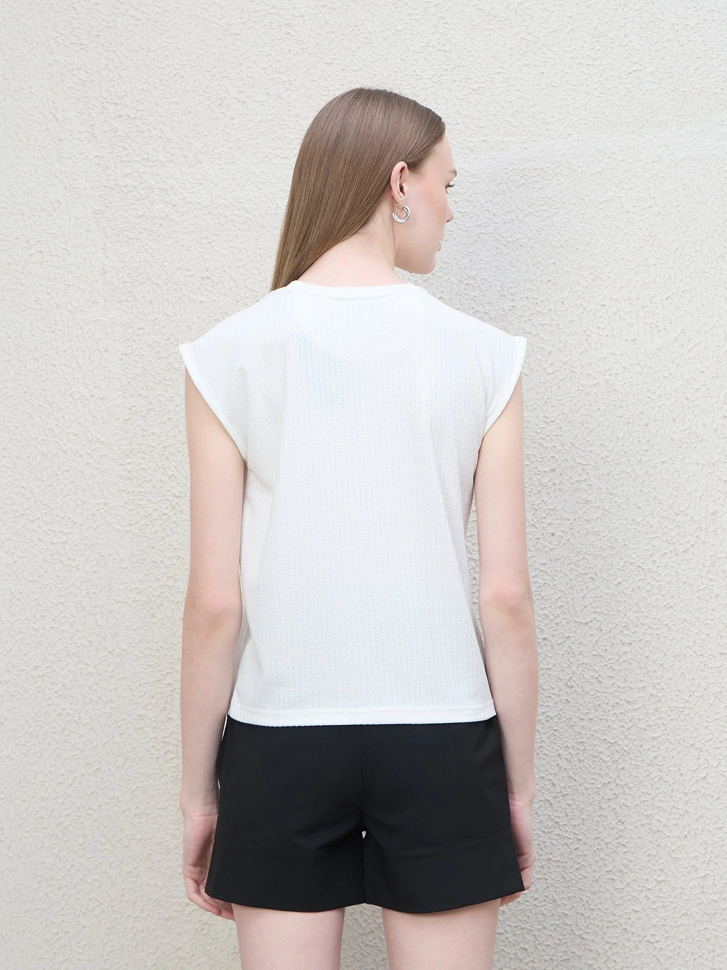 Iconic Women White Textured Crew Neck Tshirt - Image 4