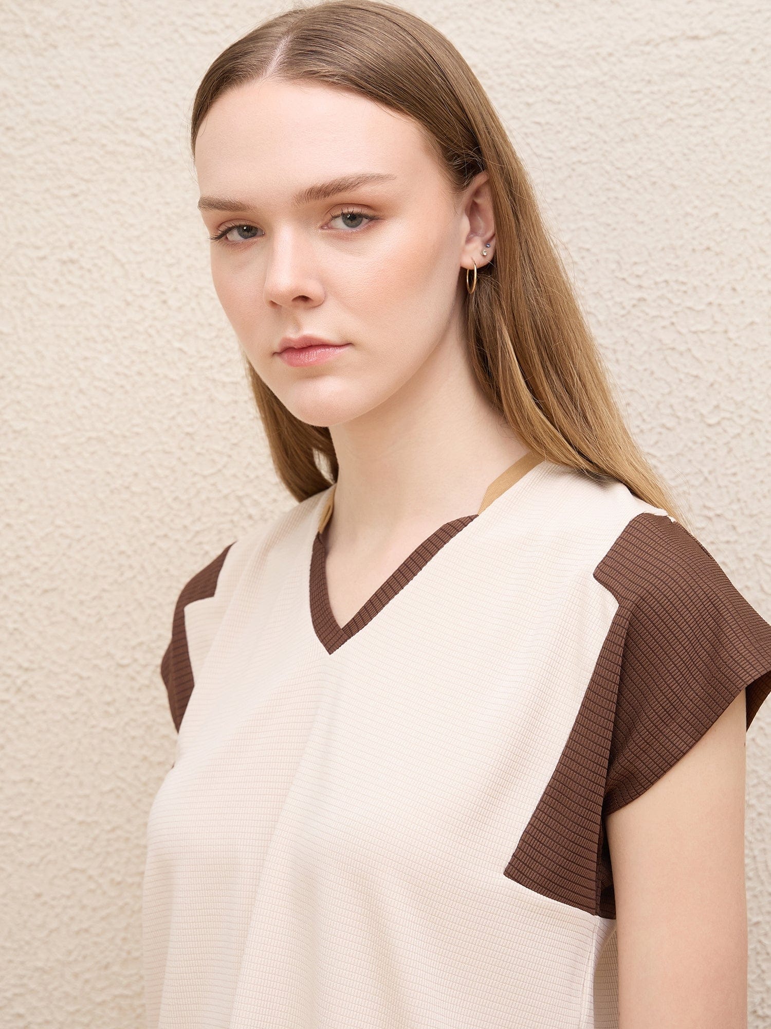 Iconic Women White Color Block V Neck Tshirt - Image 5