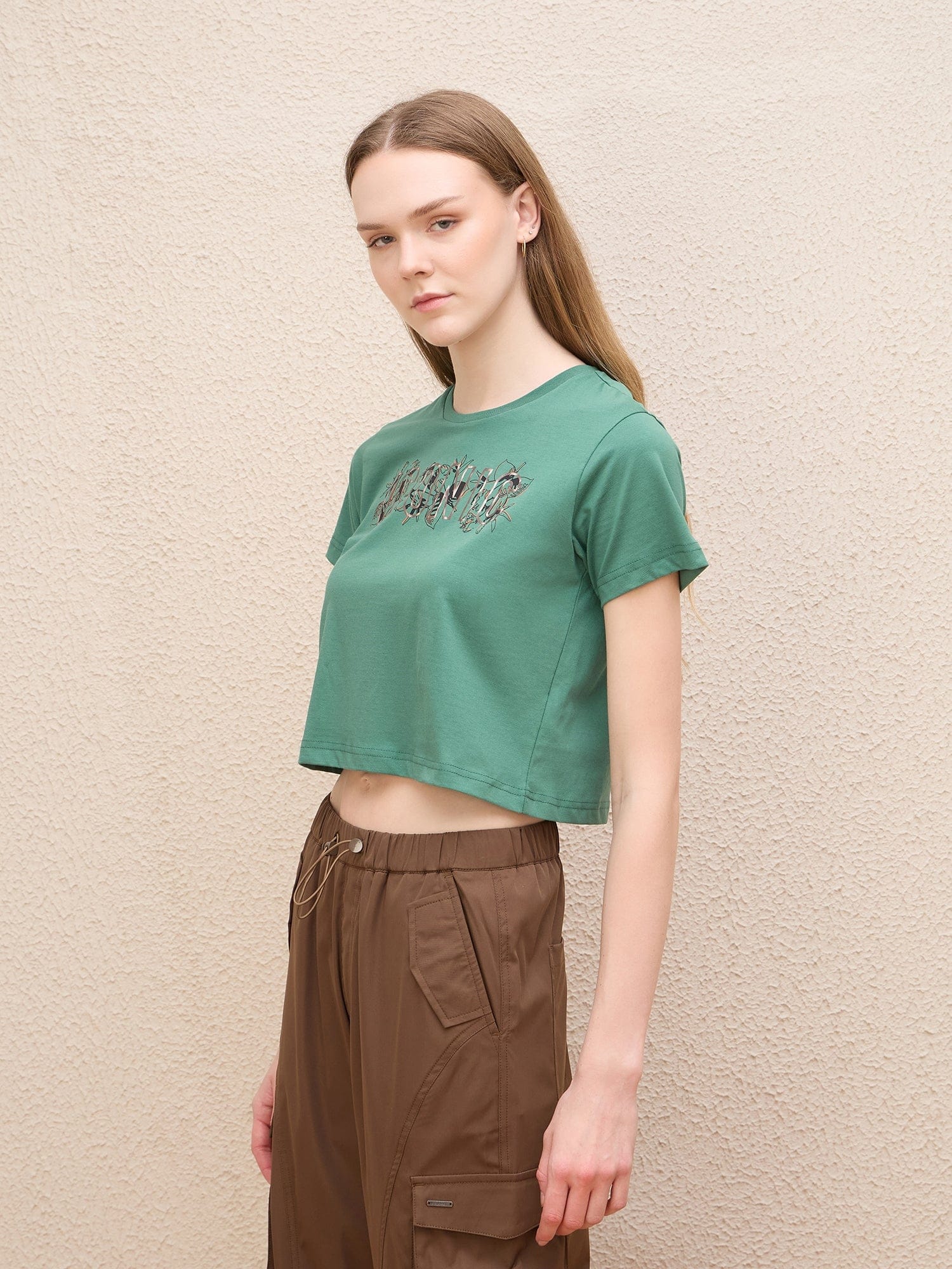 Iconic Women Green Solid Crew Neck Tshirt - Image 4