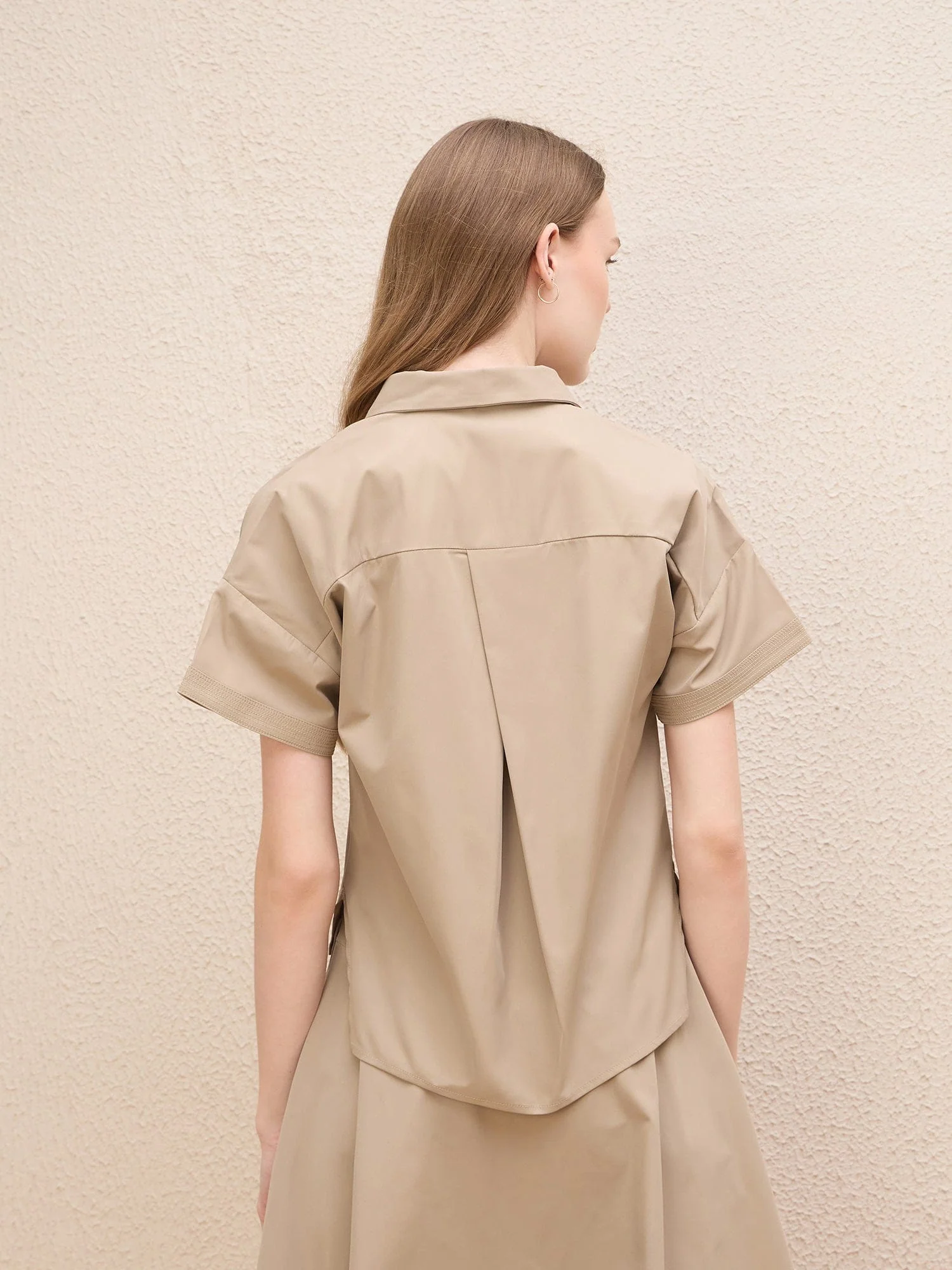 Iconic Women Beige Solid Collar Top - Image 4