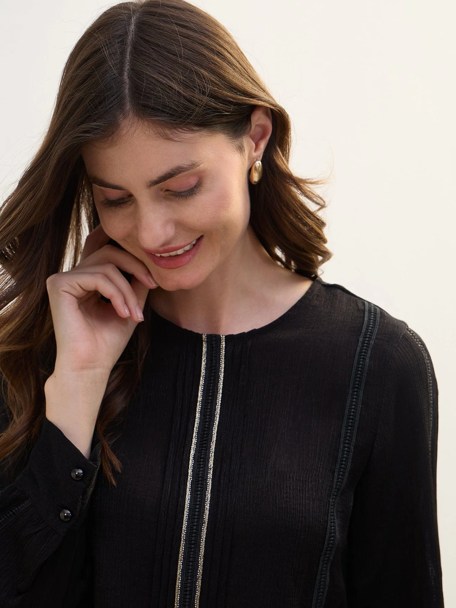 Iconic Women Black Crinkled Round Neck Top - Image 4