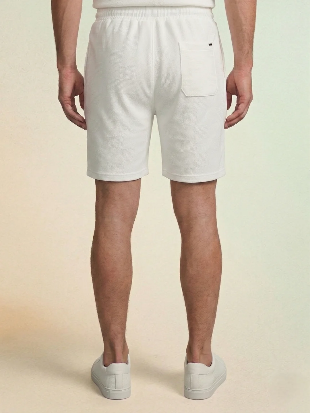 Iconic Men White Solid Regular Fit Shorts - Image 4