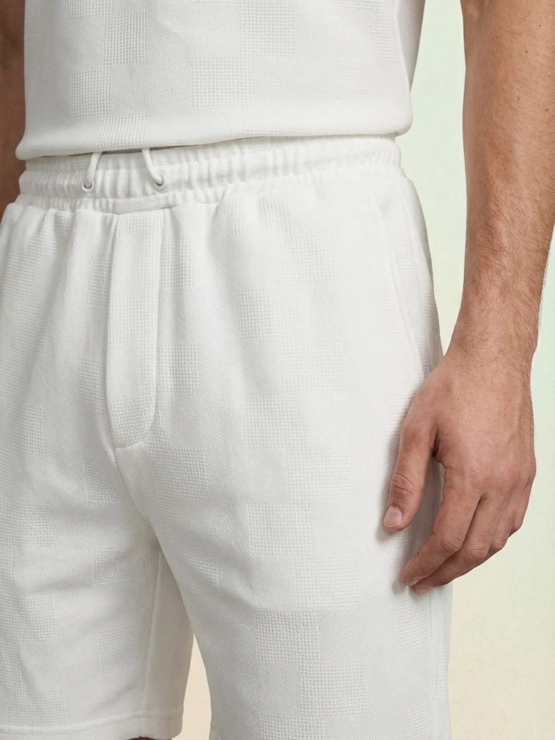 Iconic Men White Solid Regular Fit Shorts - Image 5