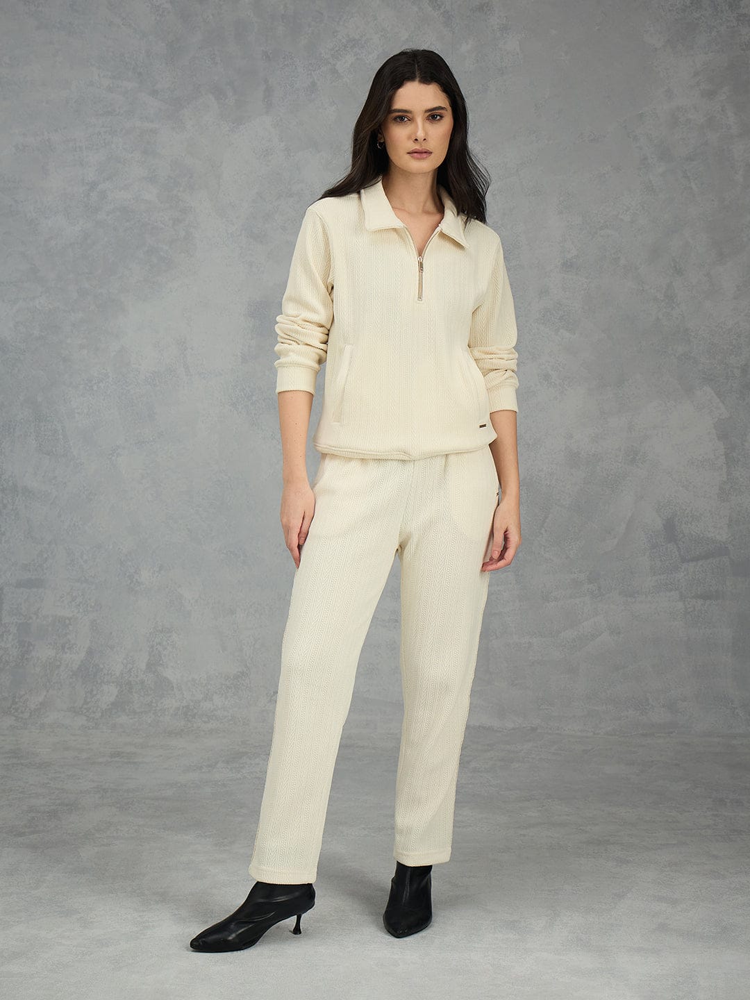 Iconic Women Cream Solid Straight Fit Sweat Pant - Image 5