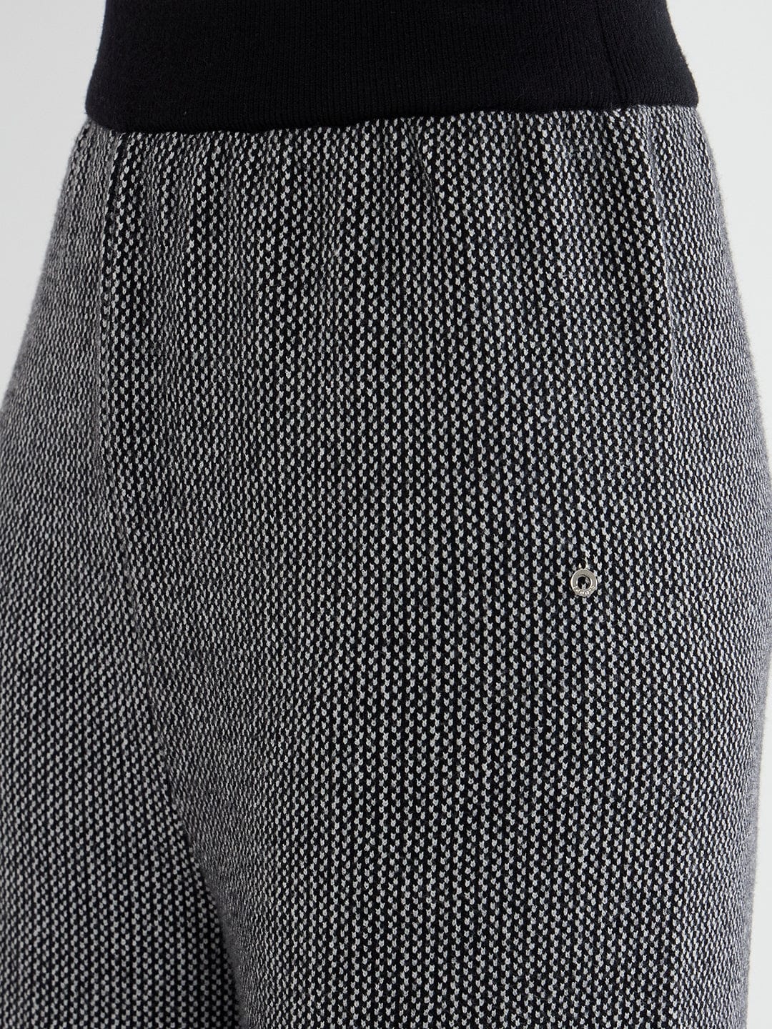 Iconic Women Black Solid Sweat Pant - Image 3