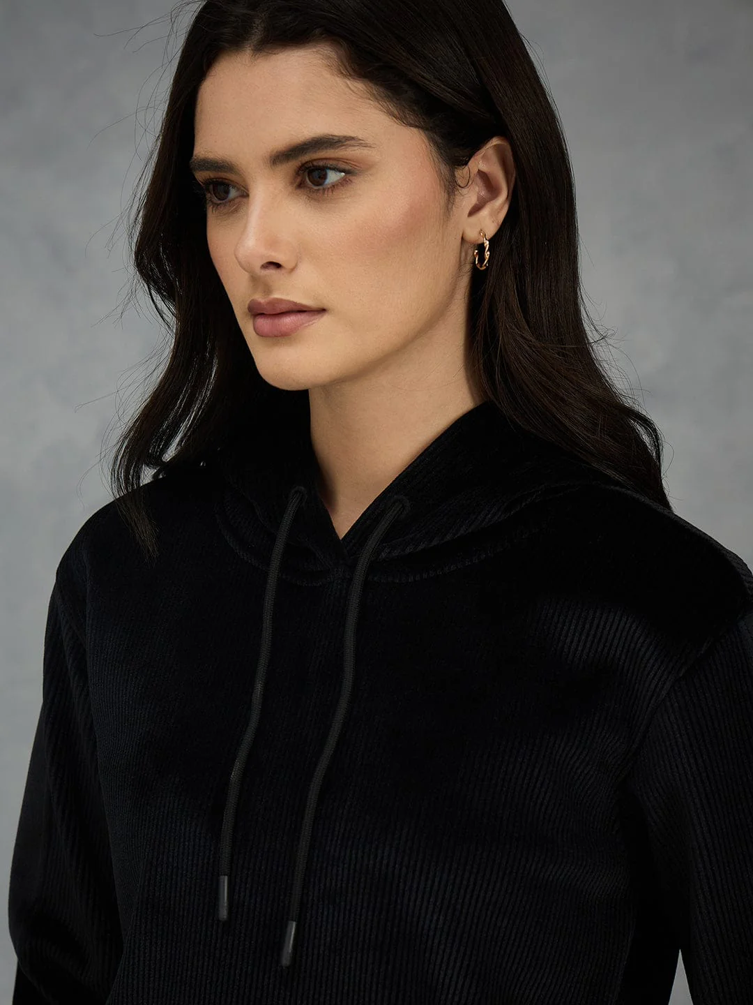 Iconic Women Black Solid Hoodie - Image 4
