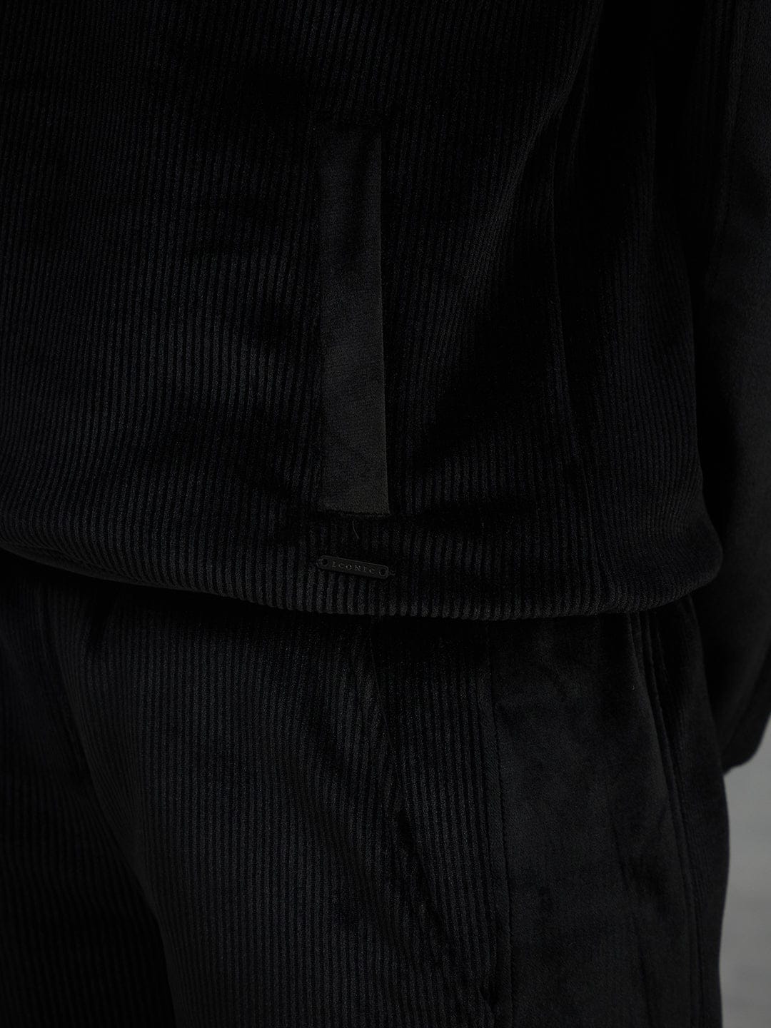 Iconic Women Black Solid Hoodie - Image 7