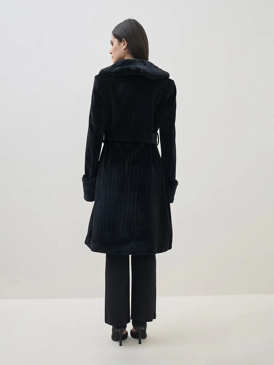 ICONIC Women Black Notch Lapel Detachable Fur Overcoat - Image 5