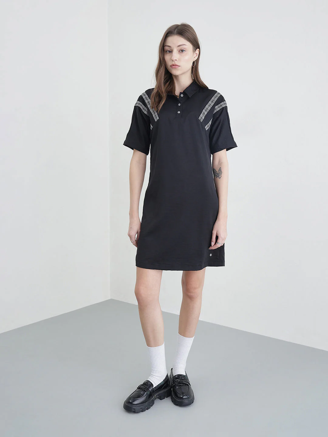 Iconic Women Black Solid Loose Fit Dress - Image 4