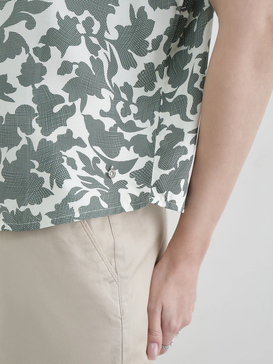 Iconic Women Cream Printed Loose Fit Top - Image 5