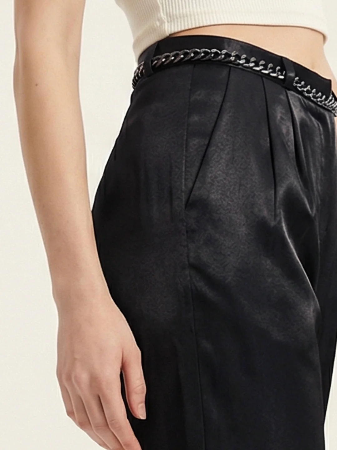 Iconic Women Black Solid Straight Fit Trouser - Image 4