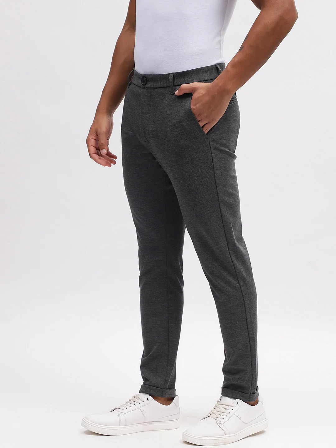 Lindbergh Men Grey Solid Slim Fit Trouser - Image 3