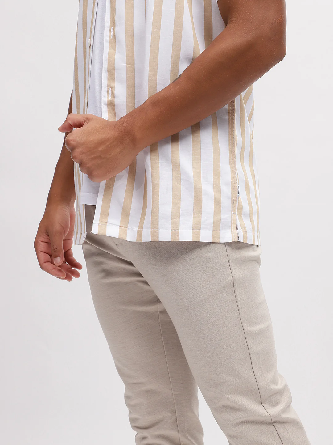 Lindbergh Men Beige Solid Slim Fit Trouser - Image 2