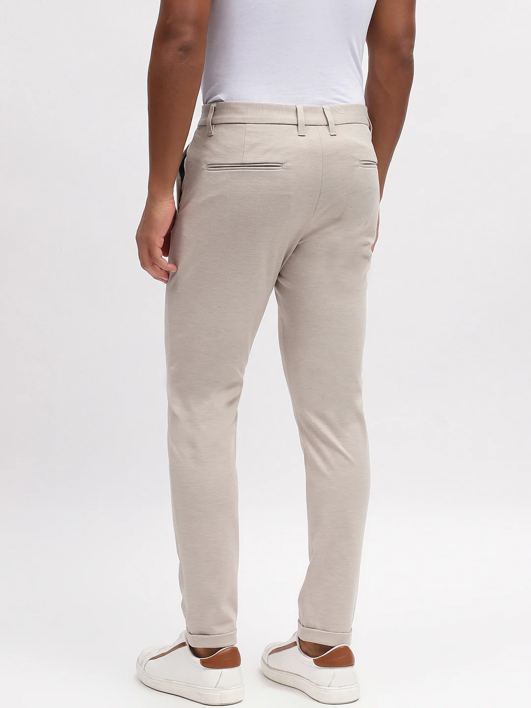 Lindbergh Men Beige Solid Slim Fit Trouser - Image 4