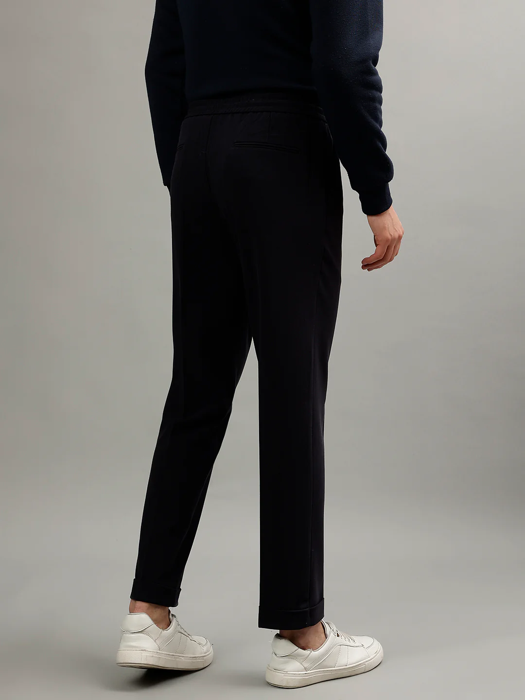Lindbergh Men Navy Blue Solid Mid-Rise Regular Fit Regular Trouser - Image 4