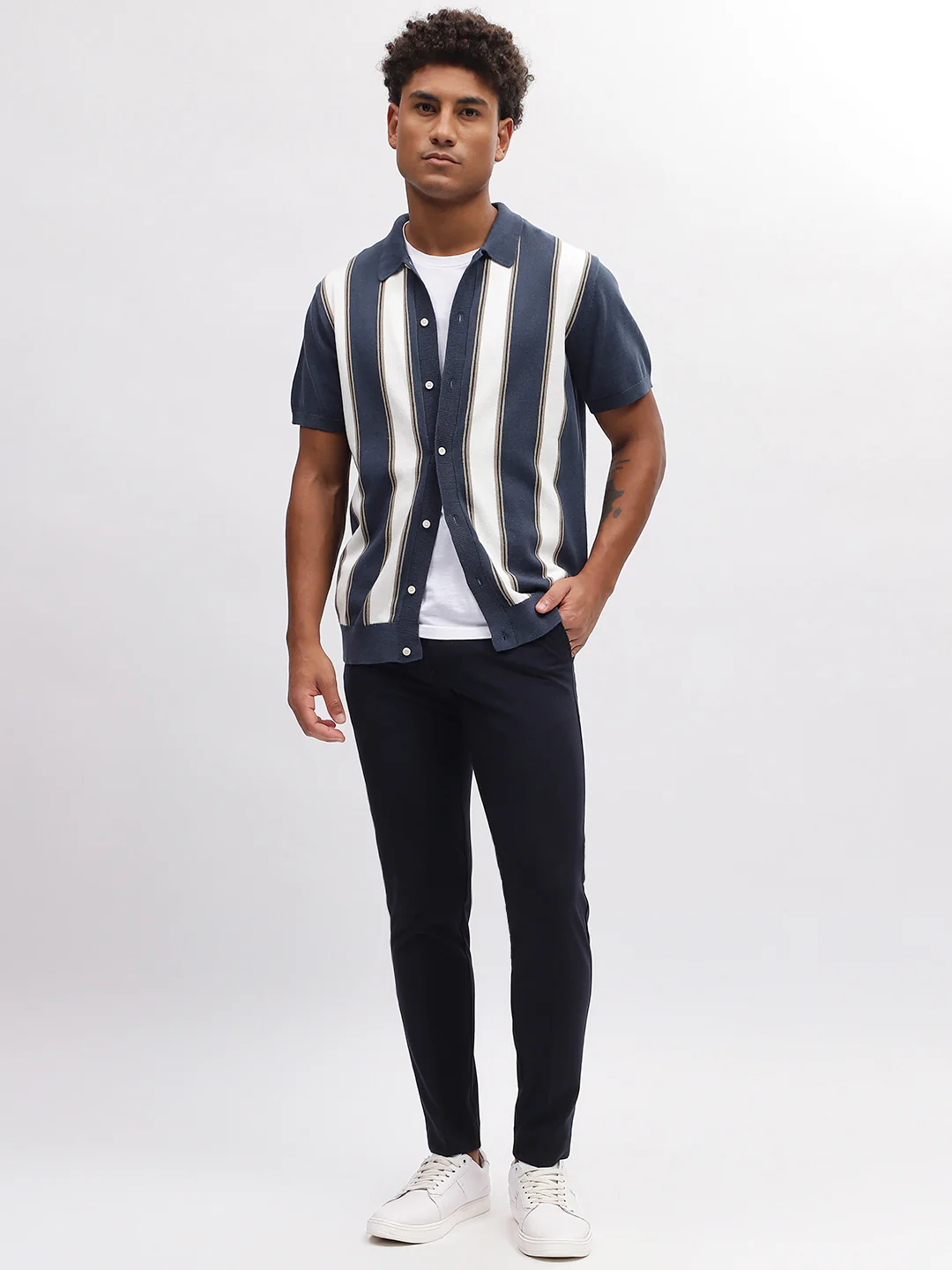 Lindbergh Men Navy Blue Solid Slim Fit Trouser - Image 5