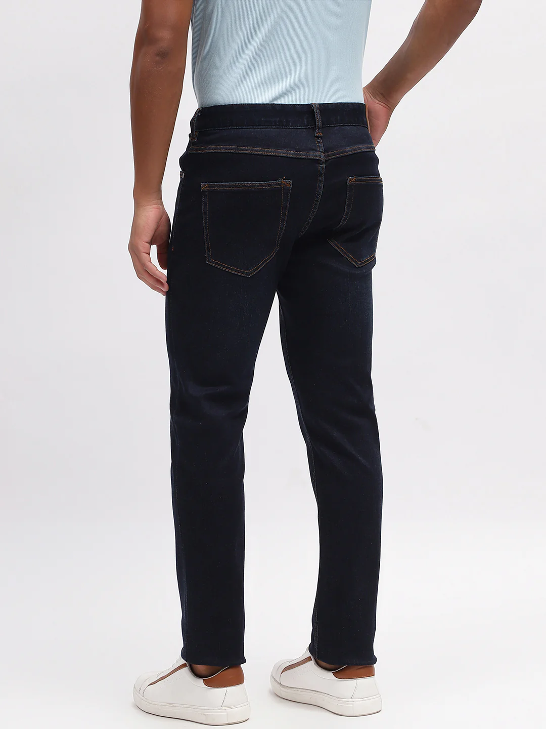 Lindbergh Men Blue Solid Tapered Fit Jeans - Image 4