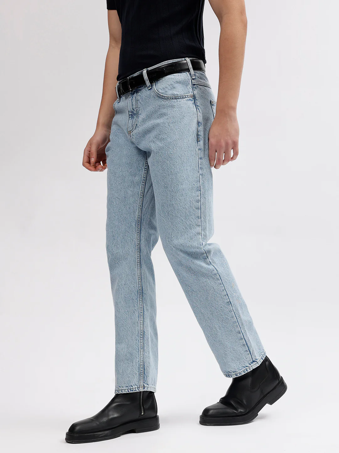 Lindbergh Men Blue Solid Oversized Mid-Rise Jeans - Image 2