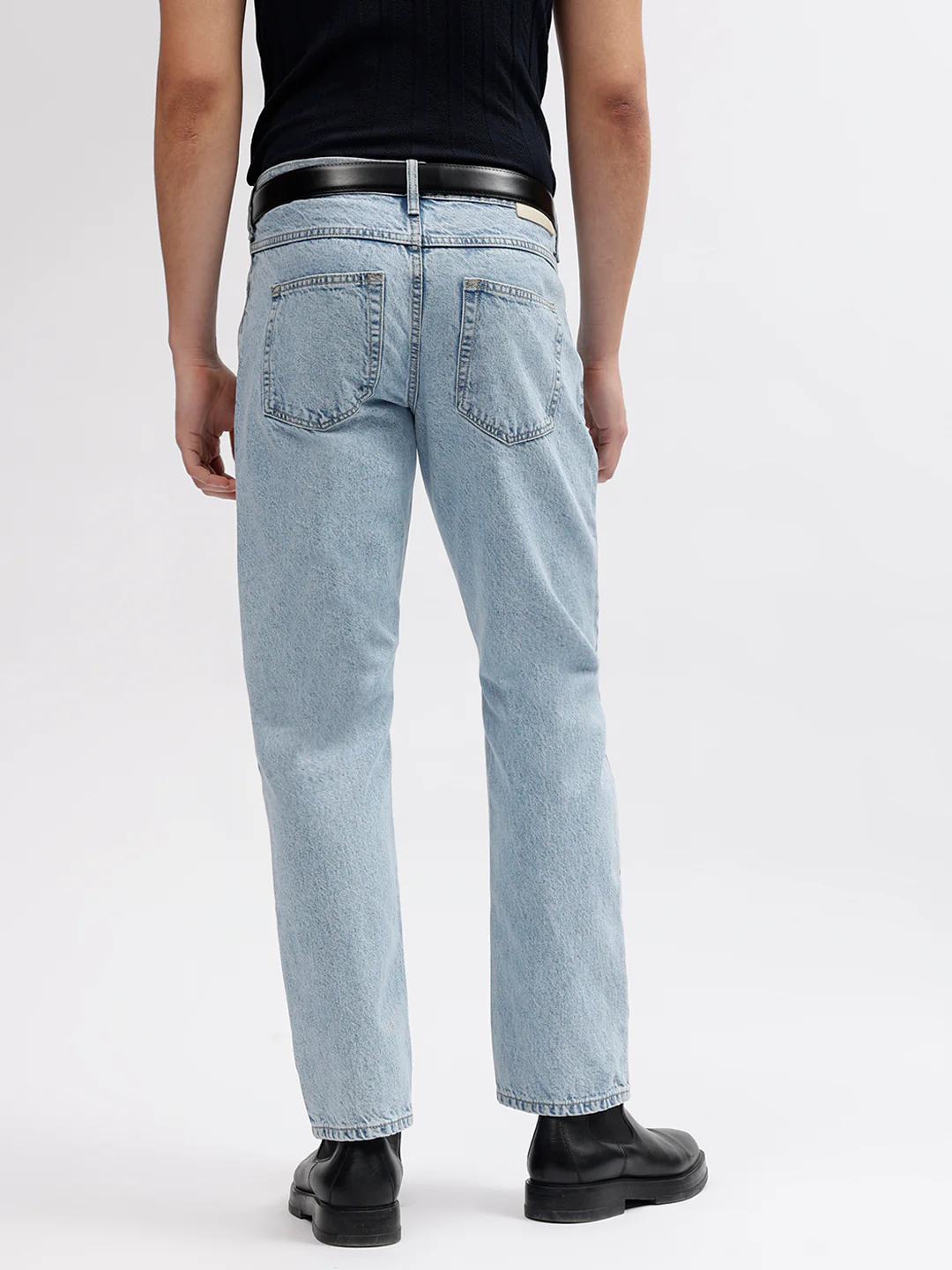 Lindbergh Men Blue Solid Oversized Mid-Rise Jeans - Image 3