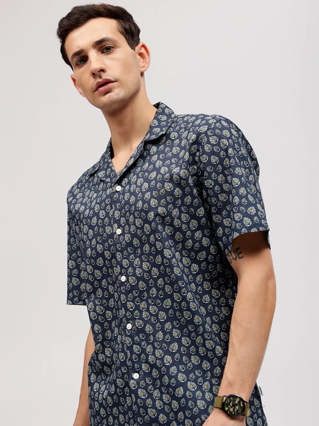Lindbergh Men Blue Printed Resort Collar Short Sleeves Shirt - Image 2