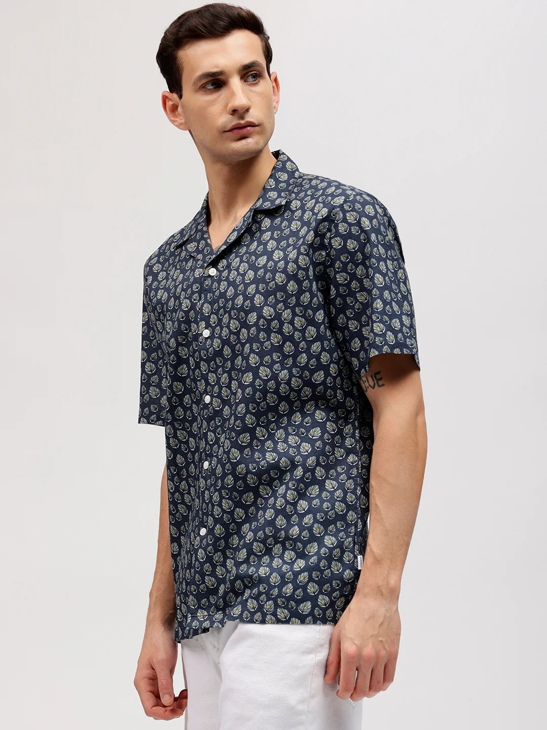 Lindbergh Men Blue Printed Resort Collar Short Sleeves Shirt - Image 3