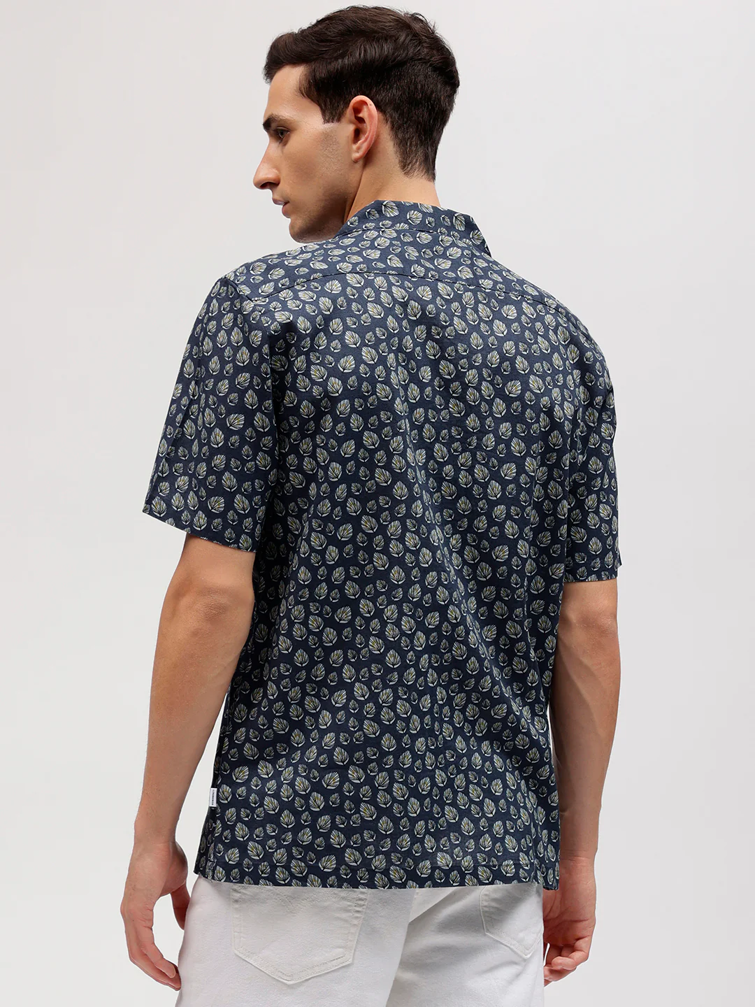 Lindbergh Men Blue Printed Resort Collar Short Sleeves Shirt - Image 4