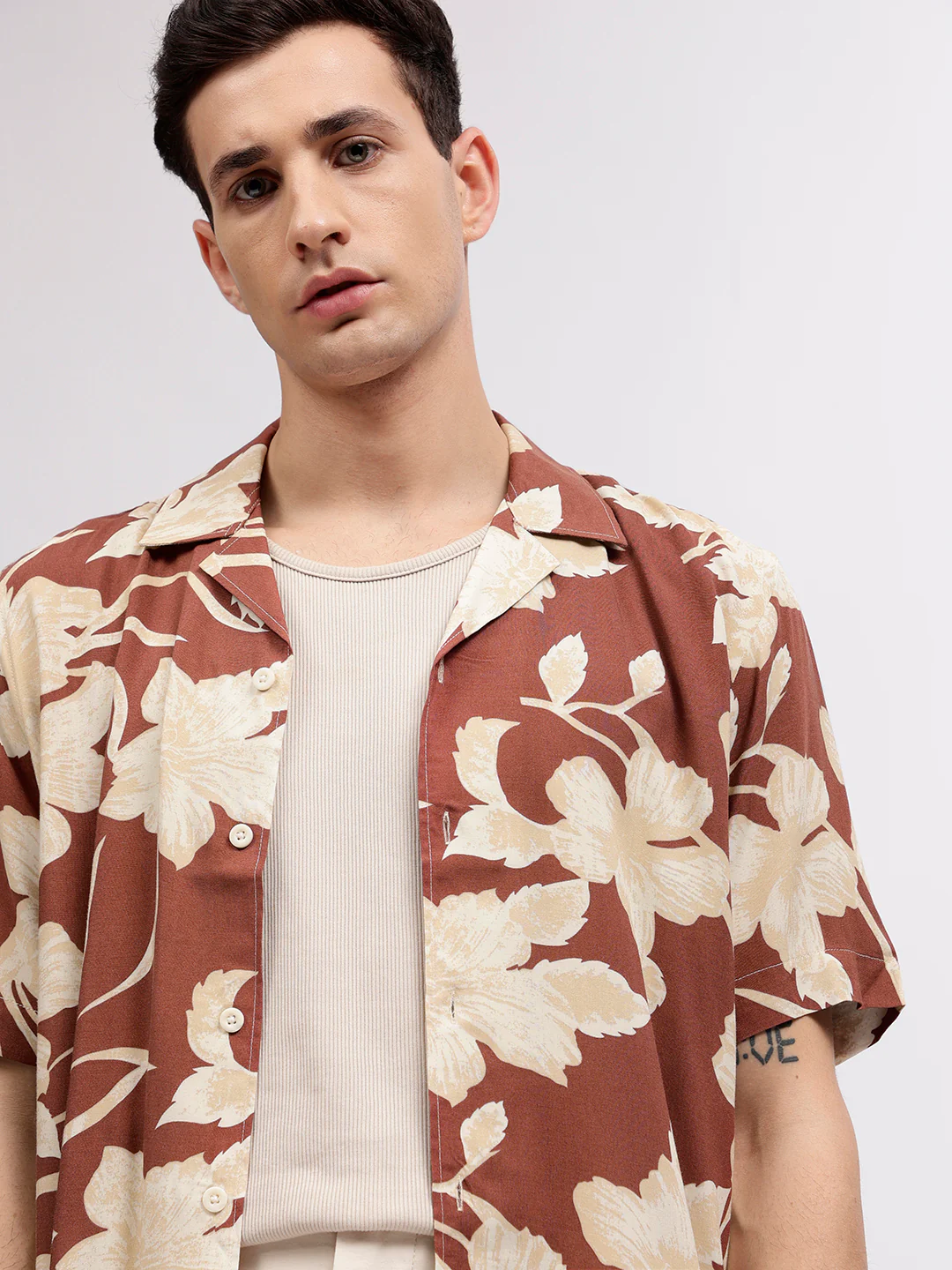 Lindbergh Men Red Floral Print Resort Collar Short Sleeves Shirt - Image 2