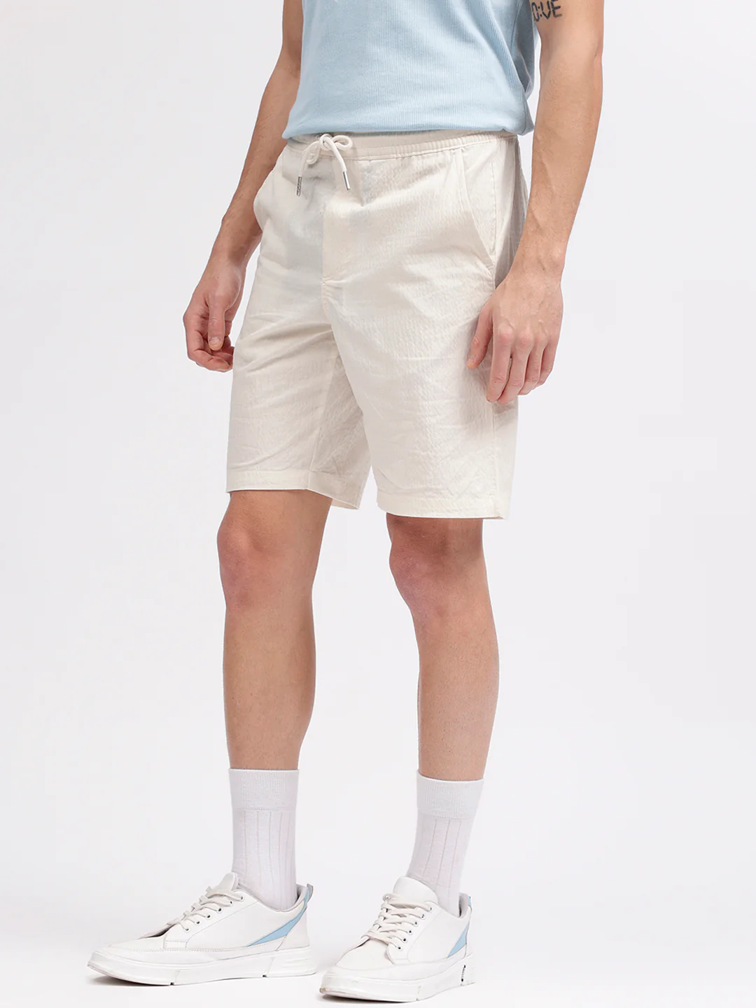 Lindbergh Men White Solid Regular Fit Mid-rise Shorts - Image 2