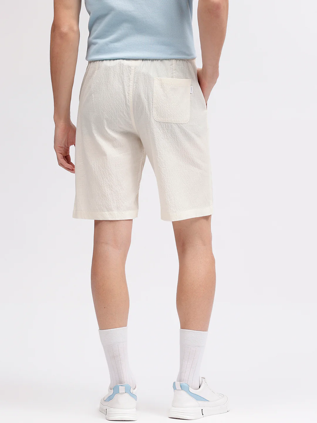 Lindbergh Men White Solid Regular Fit Mid-rise Shorts - Image 3