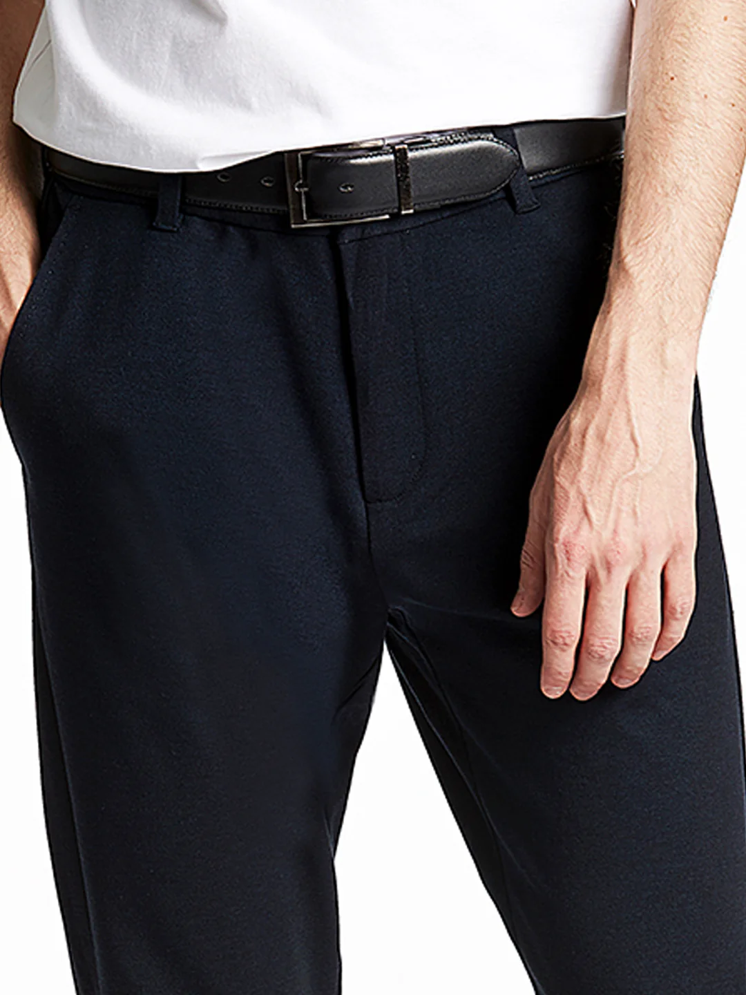 Lindbergh Men Blue Slim Fit Solid Trouser - Image 3