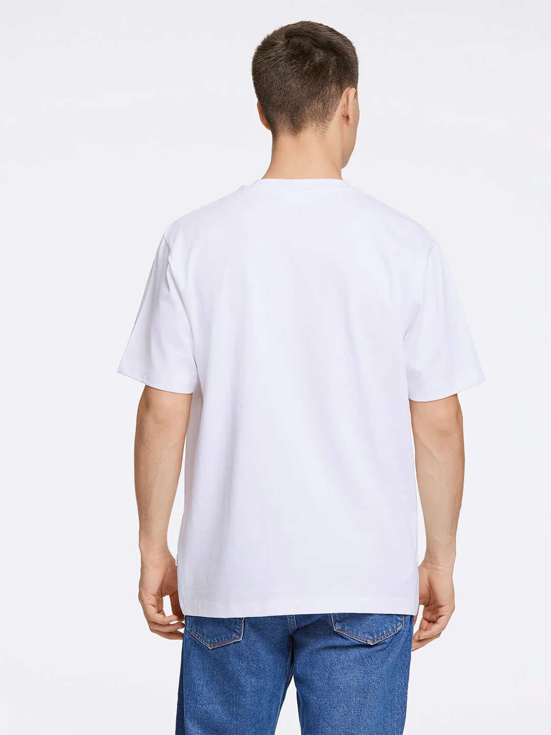 Lindbergh Men Purple Oversize Fit Solid Round Neck Tshirt - Image 2