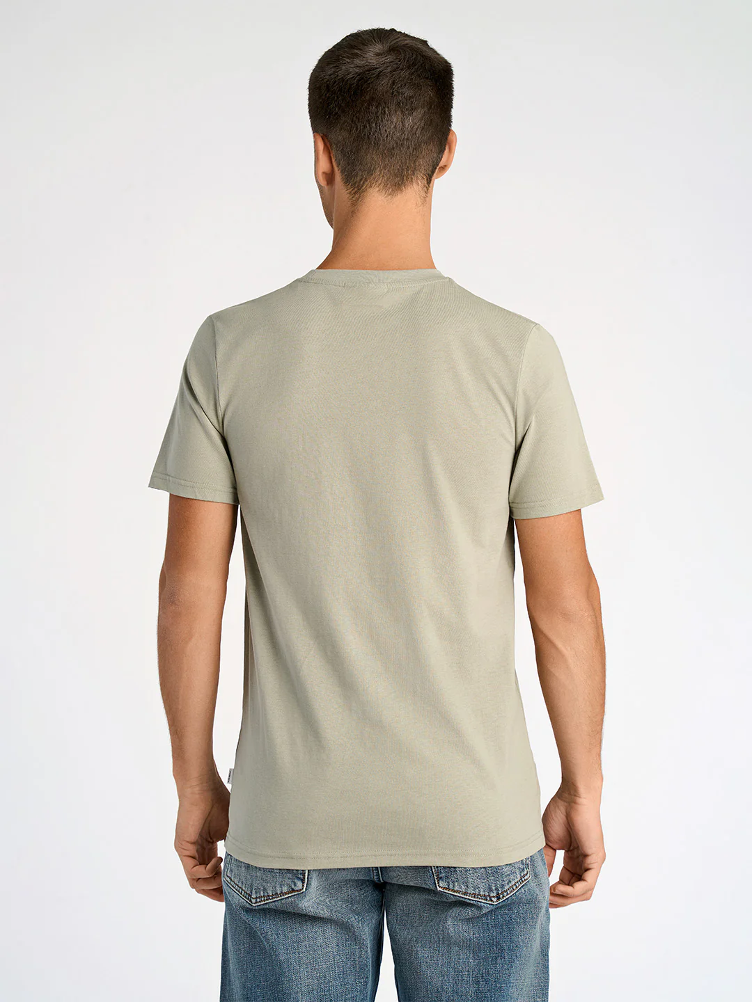 Lindbergh Men Green Relaxed Fit Solid Round Neck Tshirt - Image 2