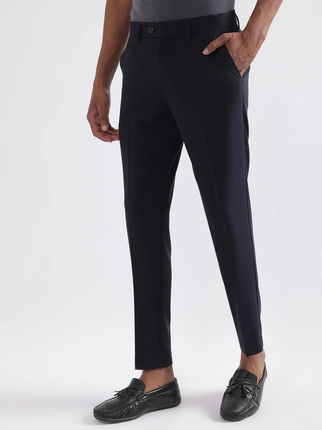 Lindbergh Men Navy Blue Solid Slim Fit Trouser - Image 3