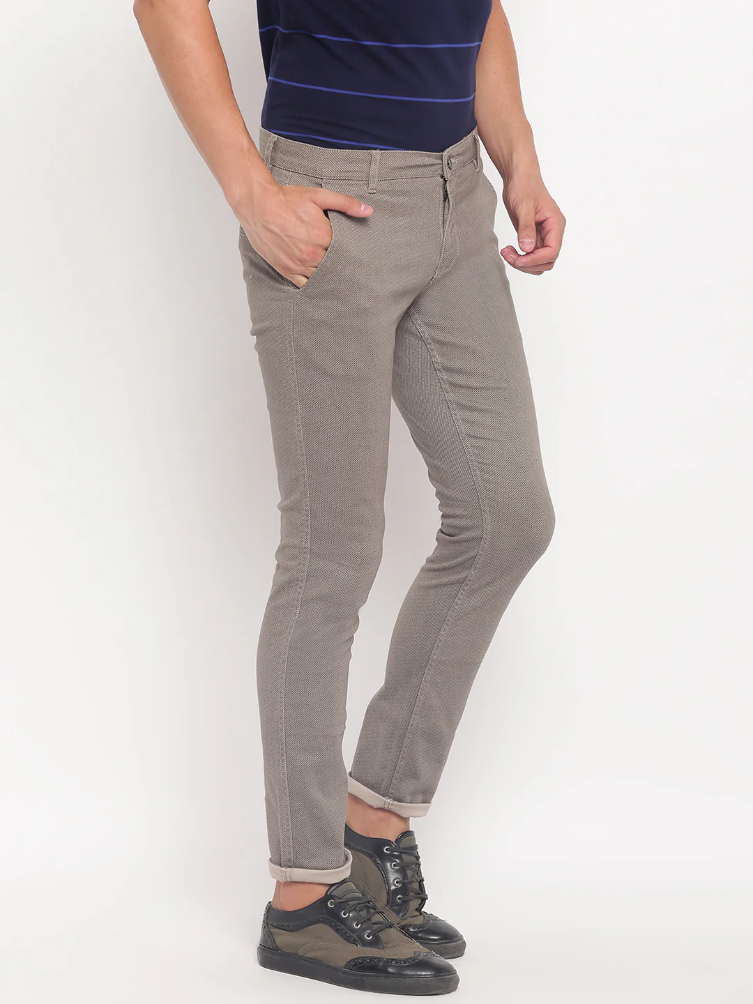 Lindbergh Men Beige Solid Regular Fit Trouser - Image 2