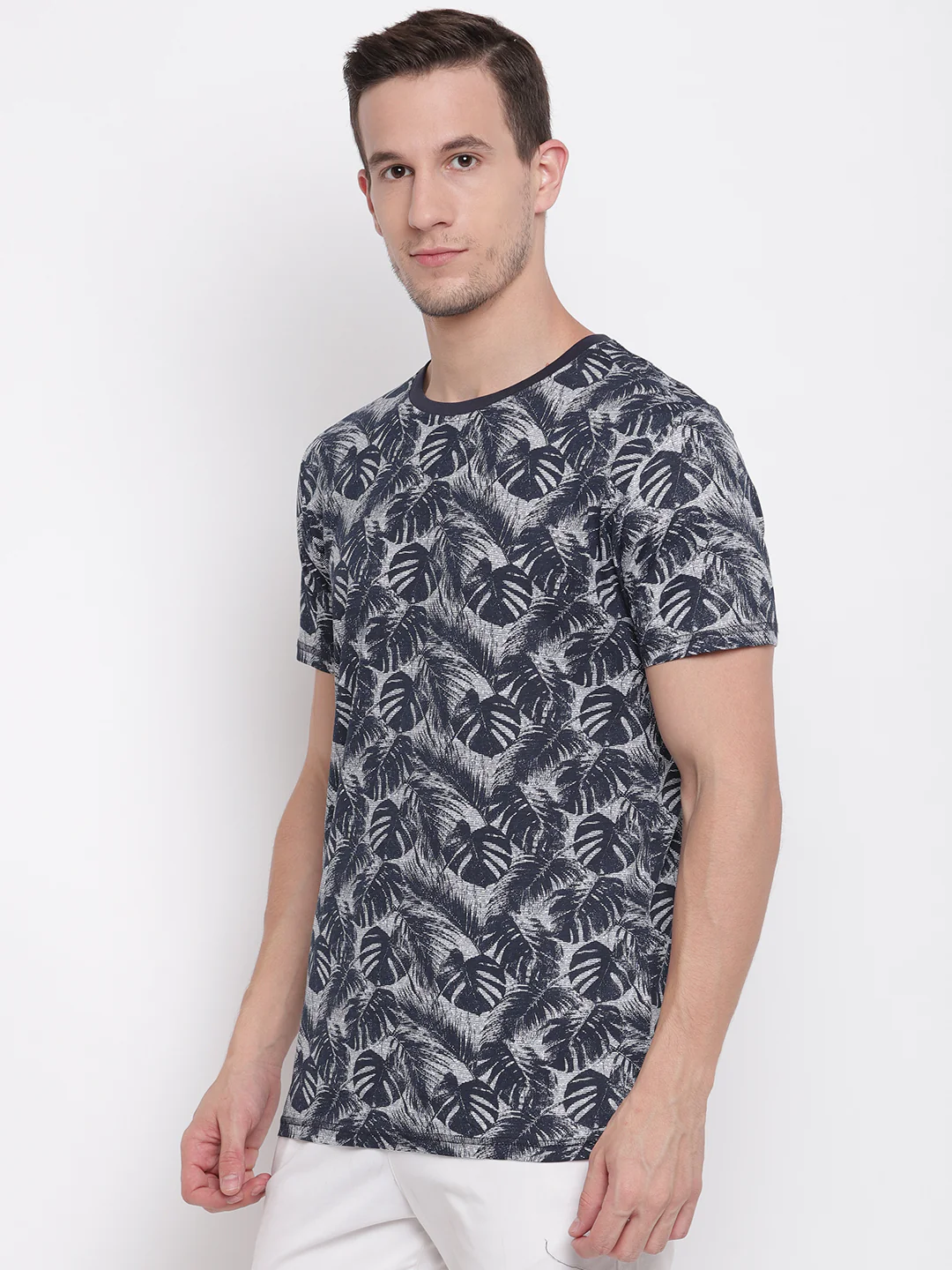 Lindbergh Men Blue Printed Round Neck TShirt - Image 2