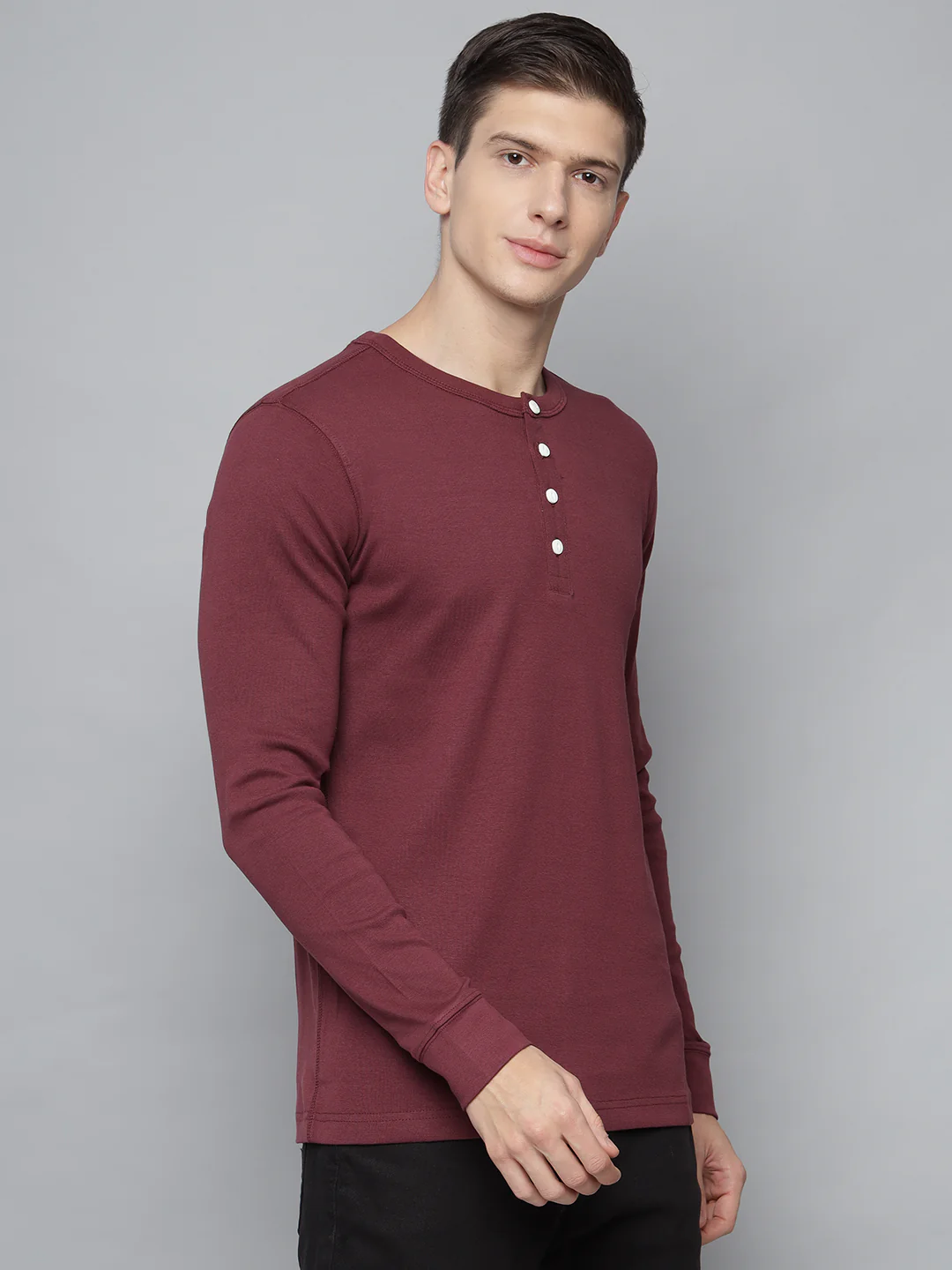 Lindbergh Men Maroon Solid Round Neck TShirt - Image 3