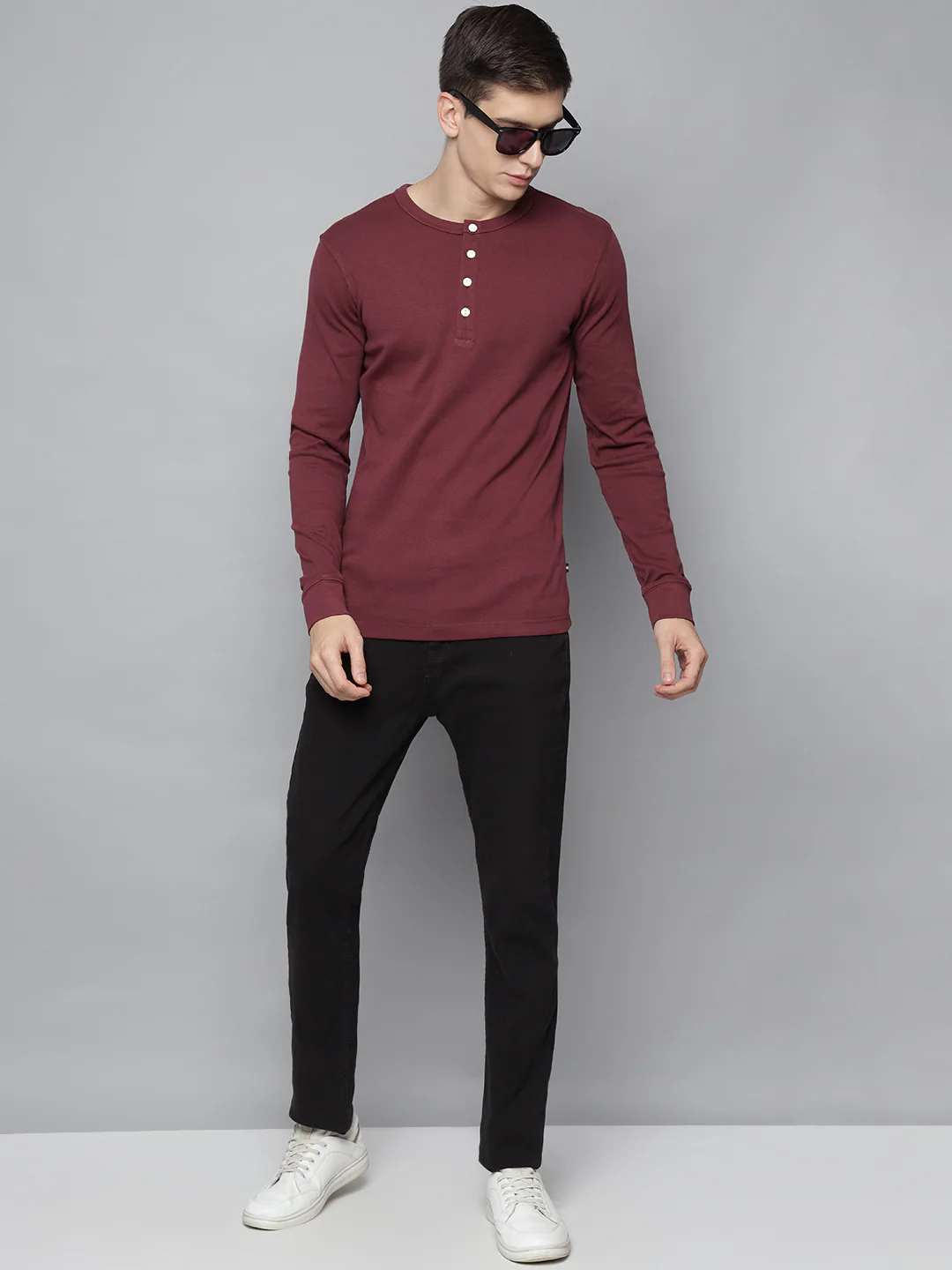 Lindbergh Men Maroon Solid Round Neck TShirt - Image 5