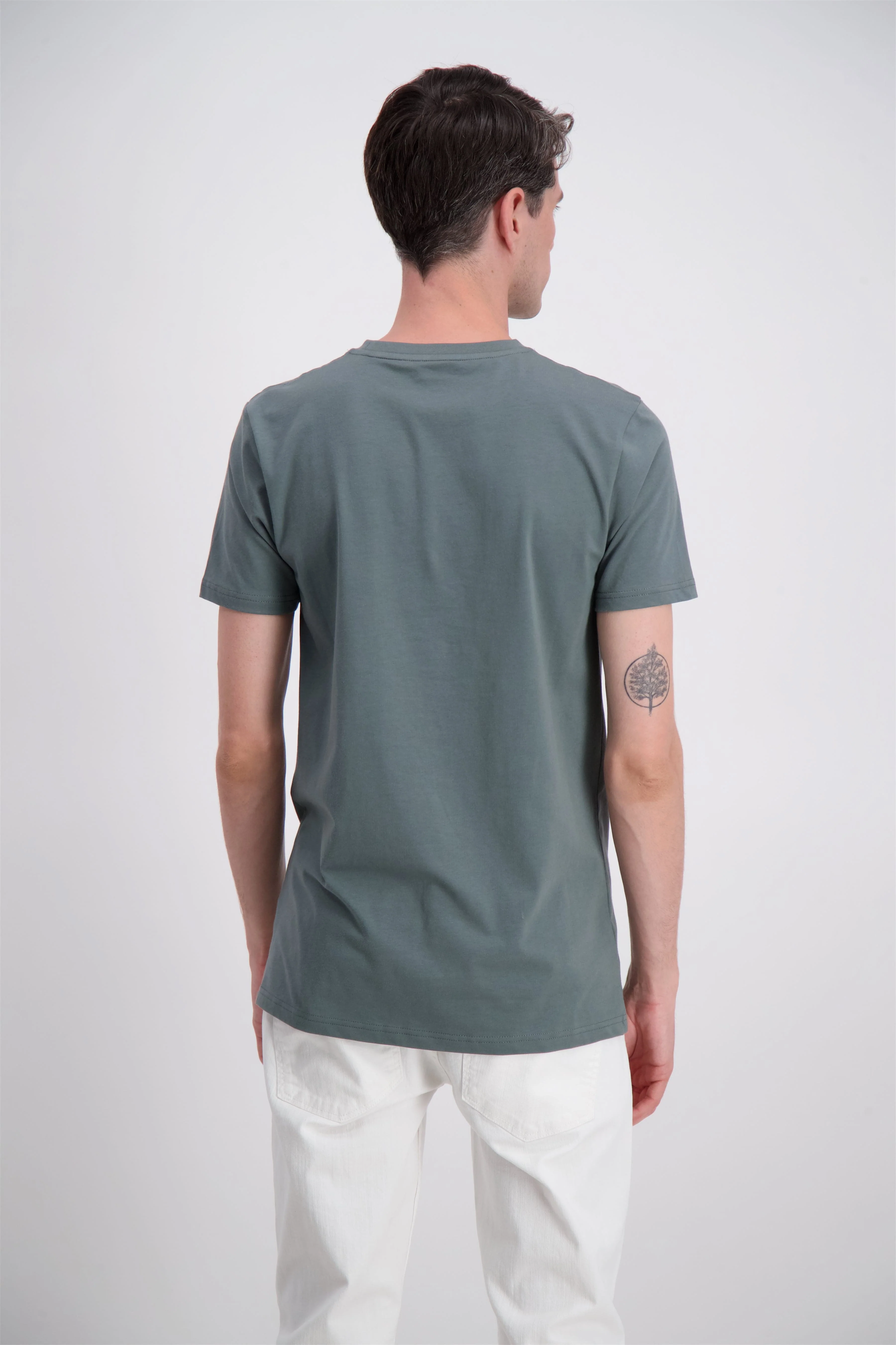 Lindbergh Men Solid Round Neck Tshirt - Image 2
