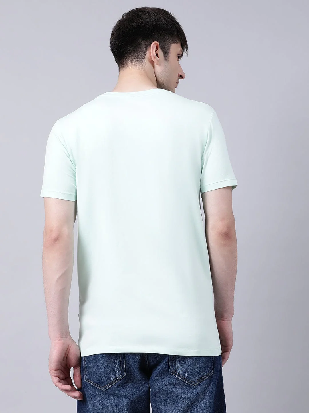 Lindbergh Men Solid Round Neck Tshirt - Image 4