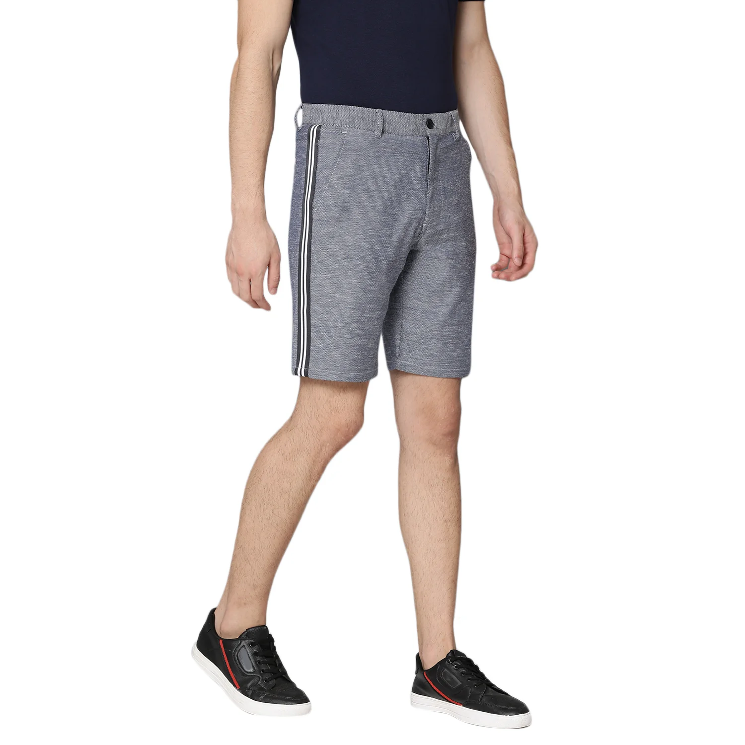 Lindbergh Men Indigo Solid Regular Fit Shorts - Image 3