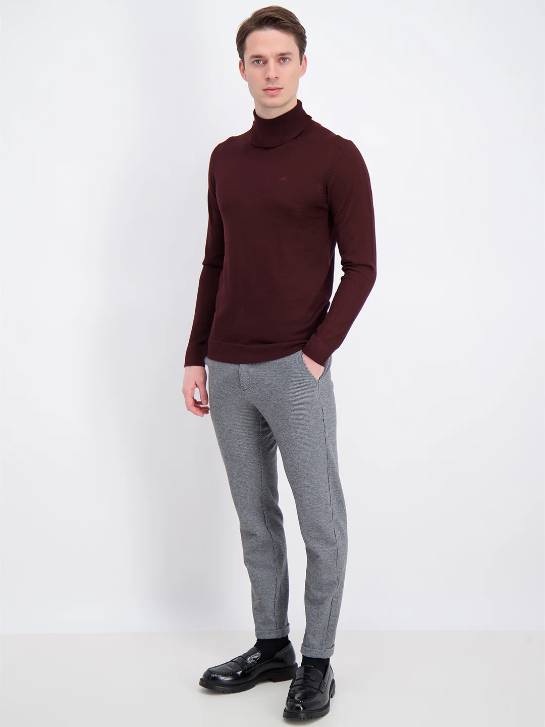 Lindbergh Men Maroon Solid Sweater - Image 3