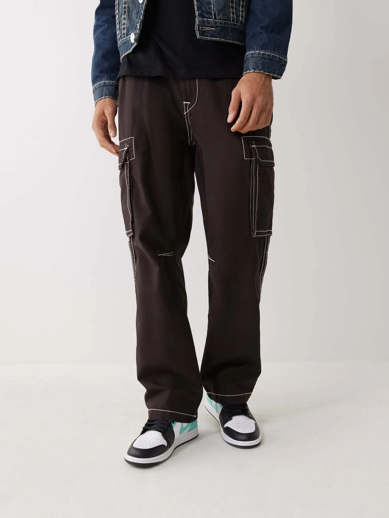 True Religion Men Black Solid Oversize Fit Mid-Rise Trouser - Image 3