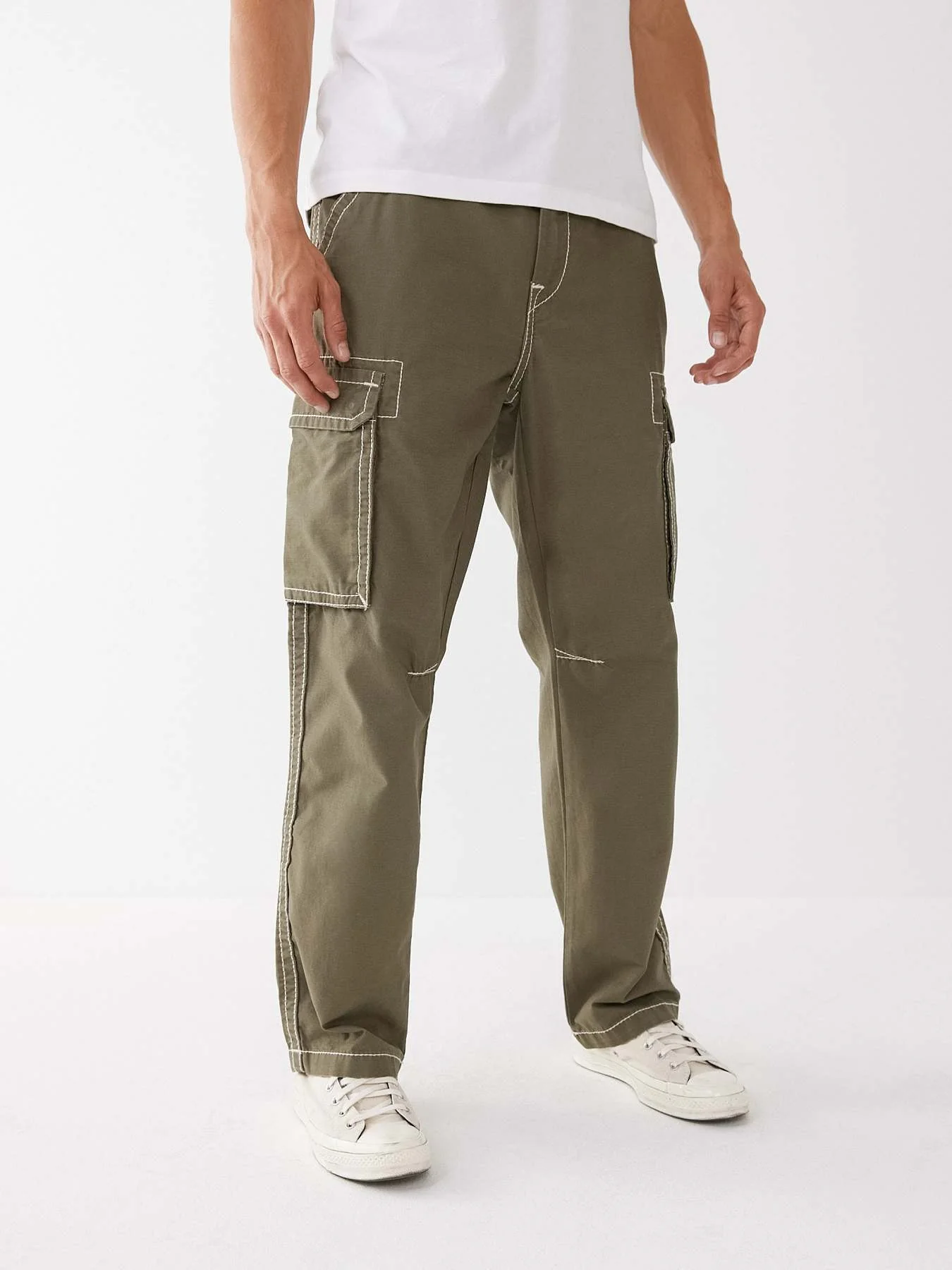 True Religion Men Green Solid Oversize Fit Mid-Rise Trouser - Image 2