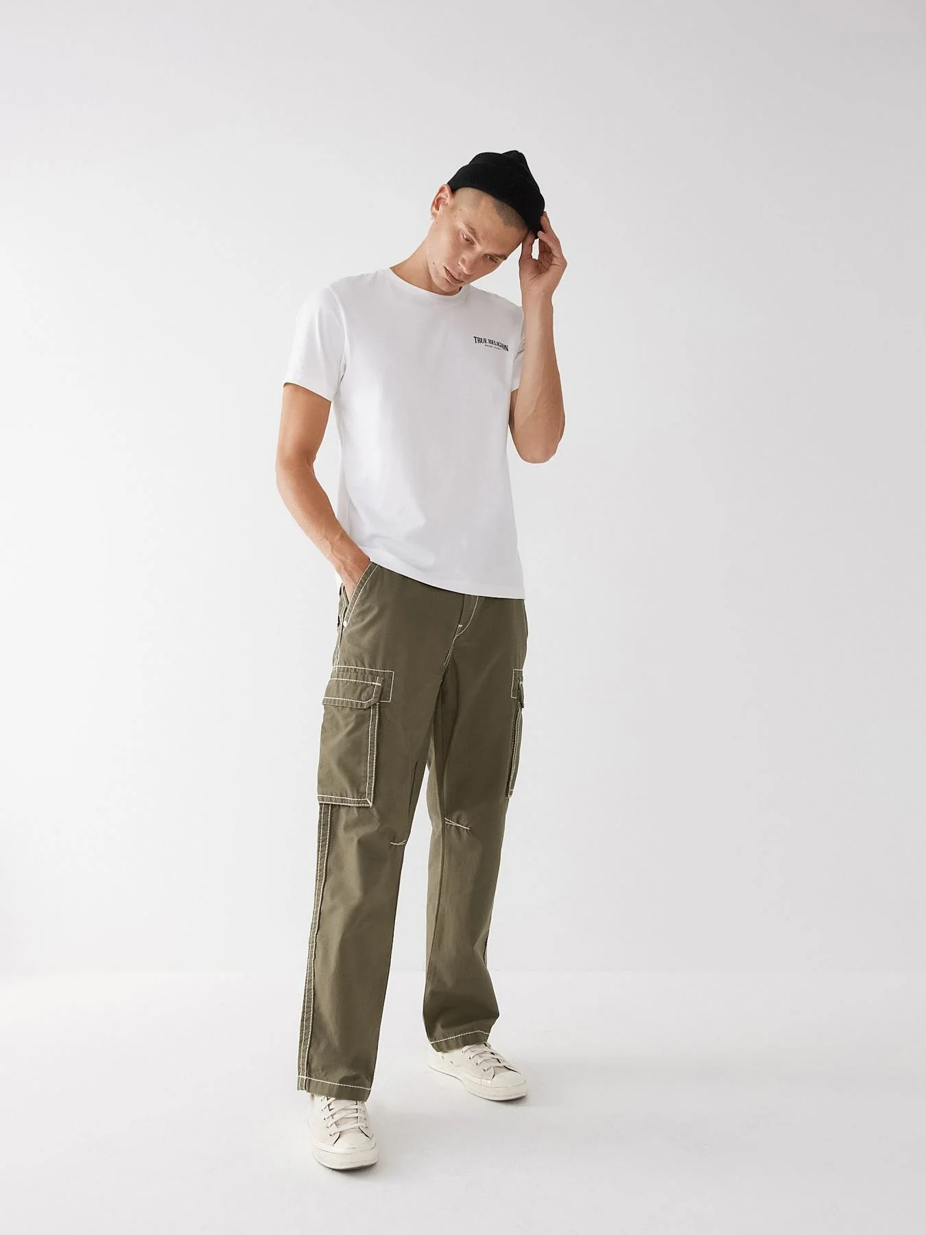 True Religion Men Green Solid Oversize Fit Mid-Rise Trouser - Image 5