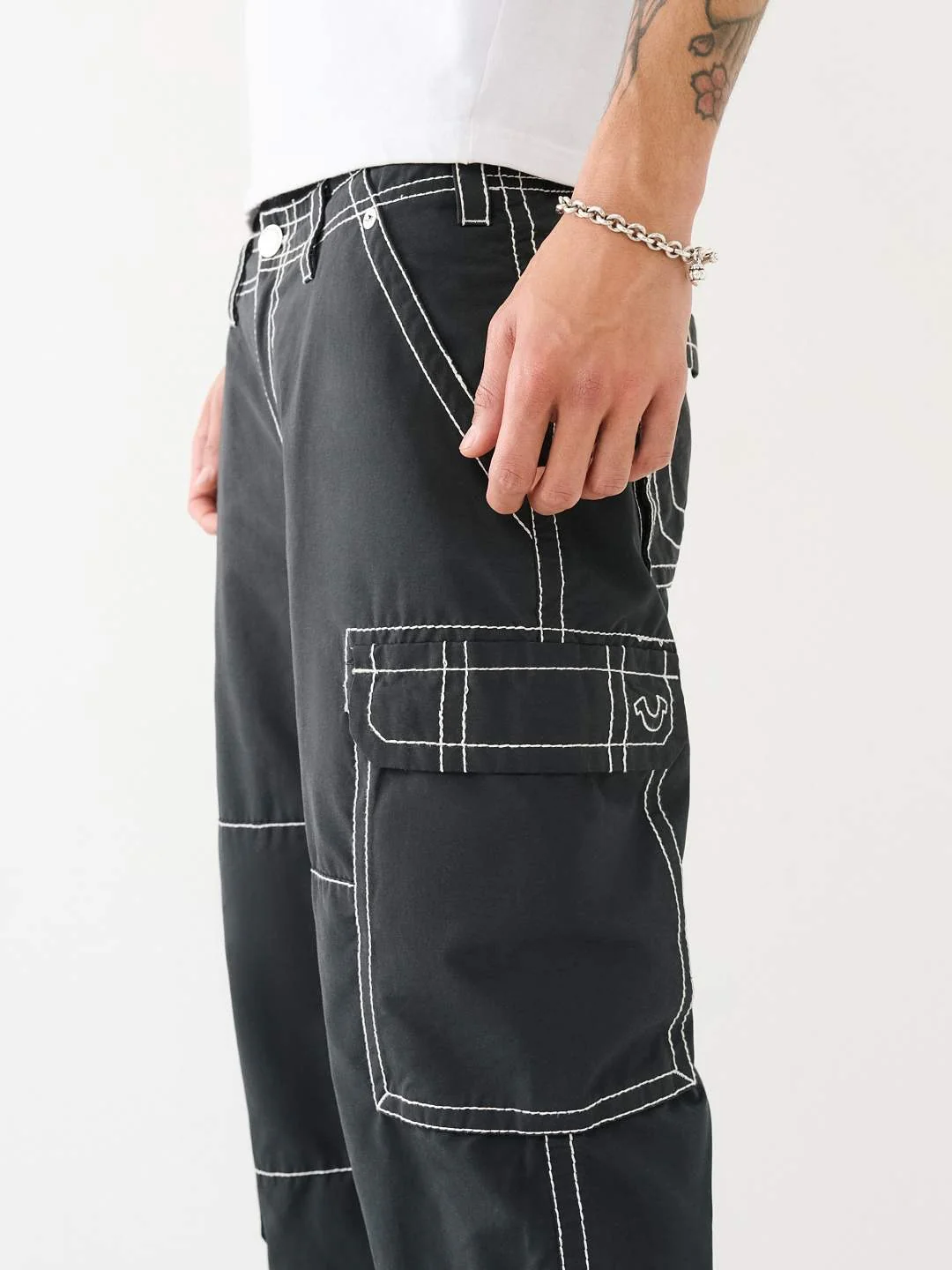 True Religion Men Black Solid Oversized Mid-Rise Trouser - Image 6