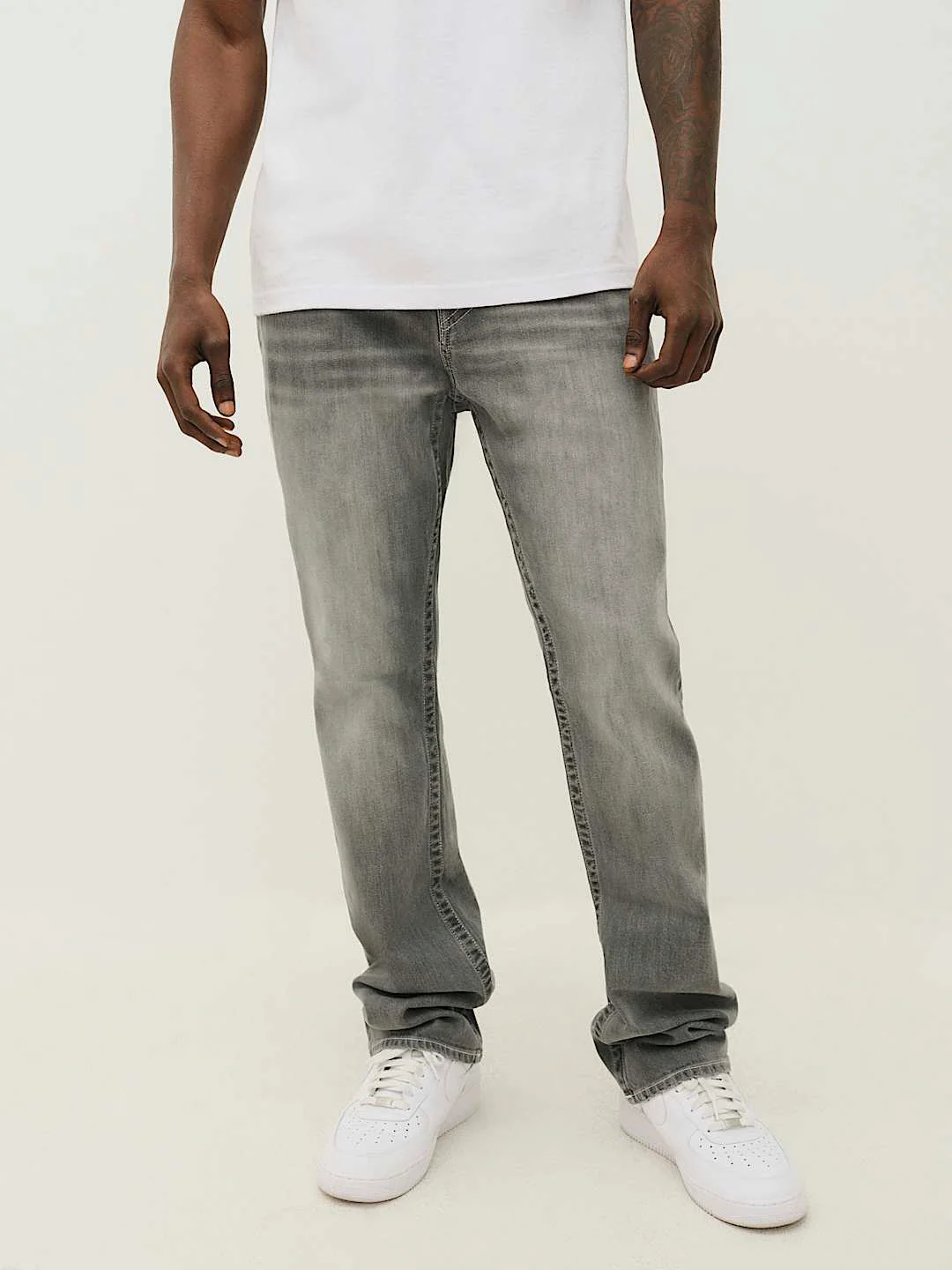 True Religion Men SN Ricky Straight Fit Mid Rise Jeans - Image 3