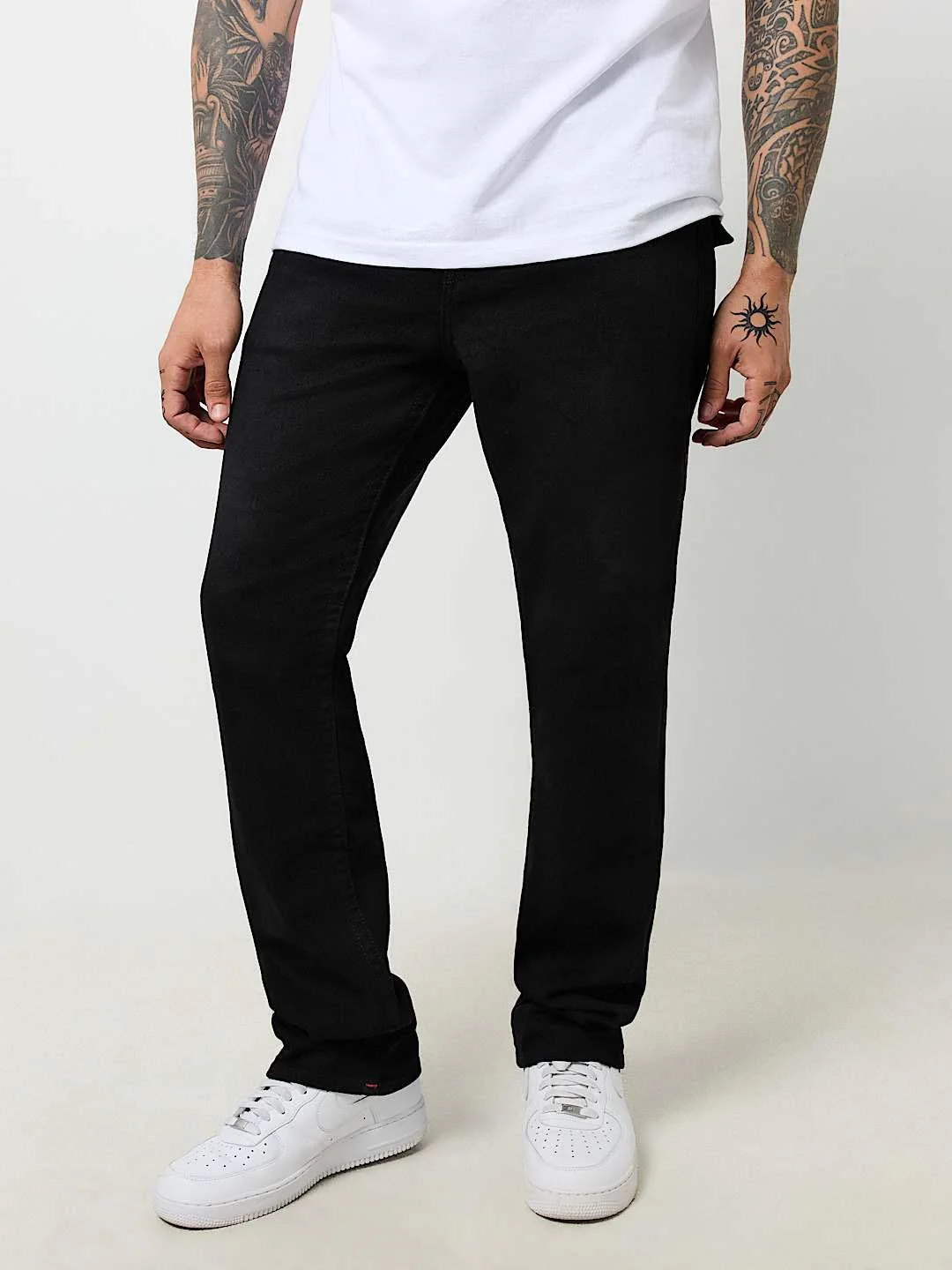True Religion Men SN Ricky Straight Fit Mid Rise Jeans - Image 4
